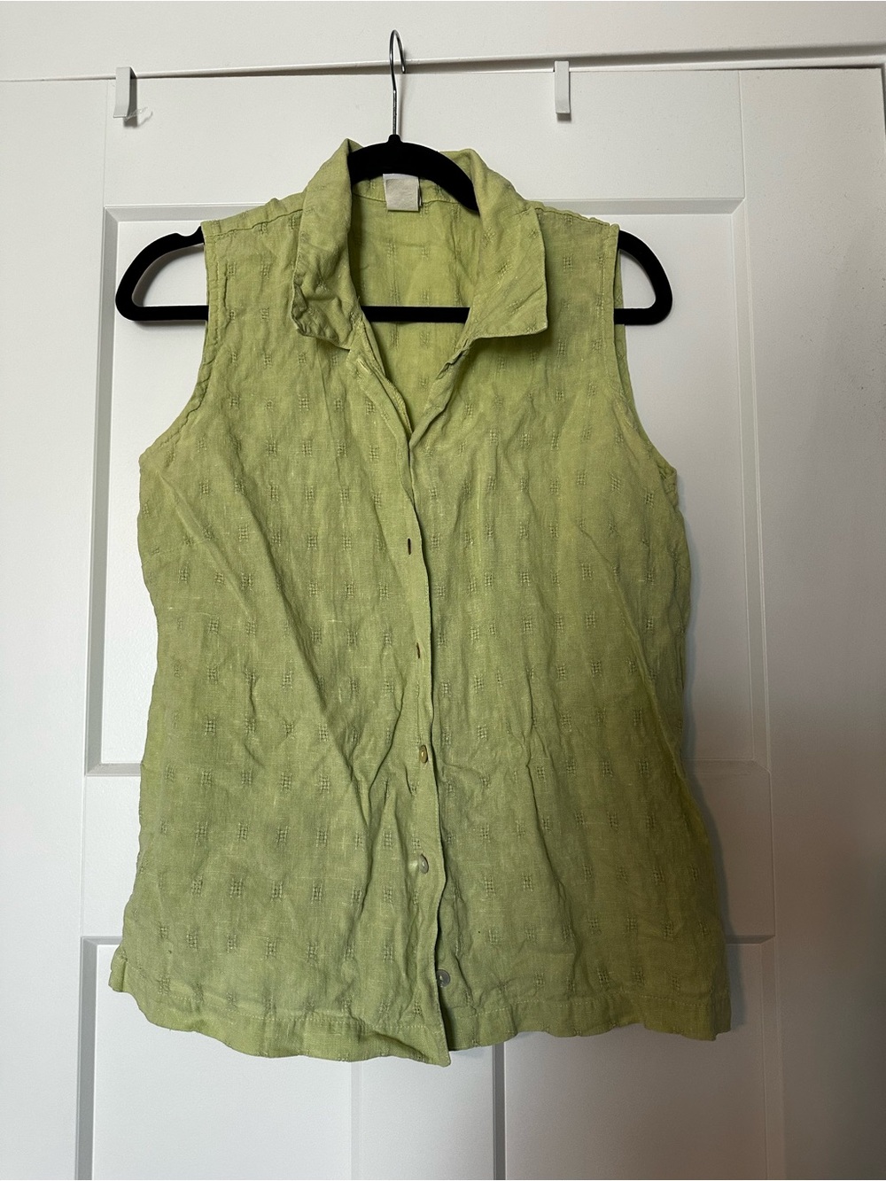Vintage Sleeveless Button-Front Women's Linen Top in Light Green
